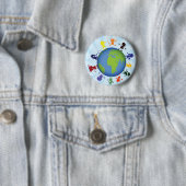 Kinderen rond het wereldbol ronde button 5,7 cm (In situ)