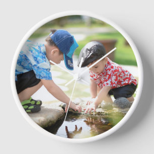 Kinderen spelen aangepaste fotowandklok
