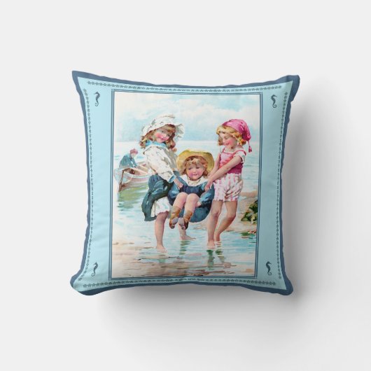 kinderen spelen in Seashore Pillow Kussen (Voorkant)
