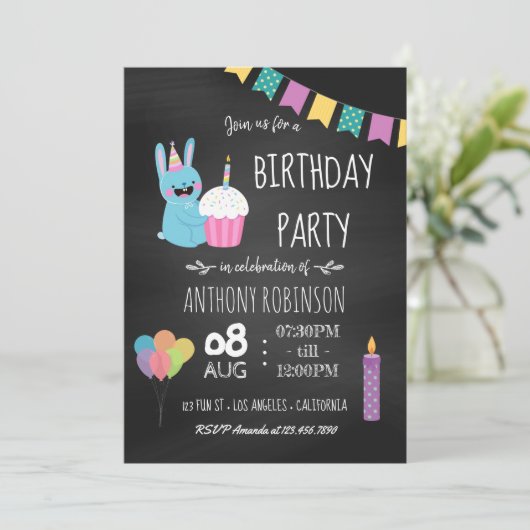 Kinderen van Birthday Party Chalkboard Uitnodiging (Staand voorkant)