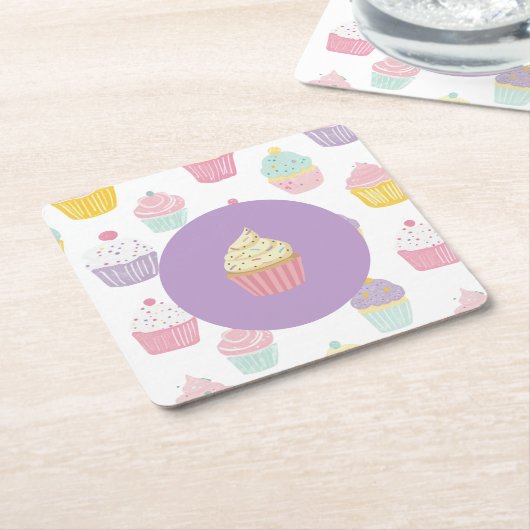 Kinderen verjaardagsfeestje cupcake pastel patroon kartonnen onderzetters (Schuin)