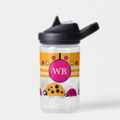Kinderen voegen initialen lieveheersbeestjes oranj waterfles (Links)
