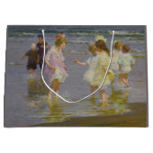 Kinderen Waden op het strand (door E.H. Potthast) Groot Cadeauzakje (Voorkant)