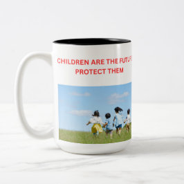 KINDEREN ZIJN DE TOEKOMST BESCHERM HEN TWEEKLEURIGE KOFFIEMOK