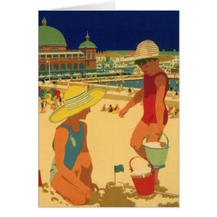 kinderen, zusters familievakantie bij strand