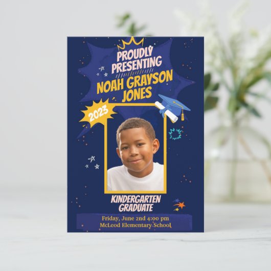 Kindergarten Afstuderen Aankondiging van aangepast (Staand voorkant)