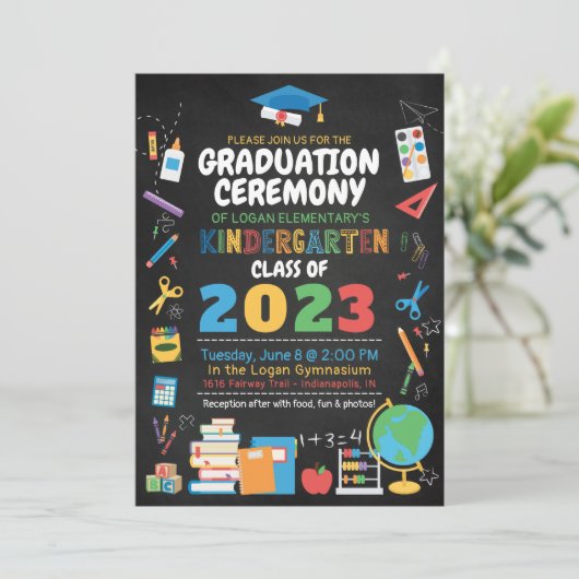 Kindergarten Afstuderen Ceremony Color Chalkboard Kaart (Staand voorkant)