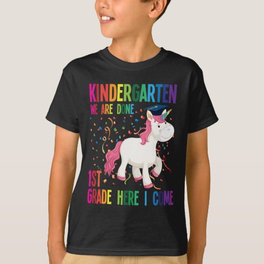 Kindergarten Afstuderen Surprise First Grade Kinde T-shirt (Voorkant)