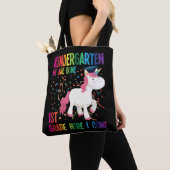 Kindergarten Afstuderen Surprise First Grade Kinde Tote Bag (Dichtbij)