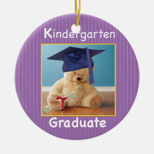 Kindergarten Afstuderen Teddy Bear op Paars Keramisch Ornament (Voorkant)