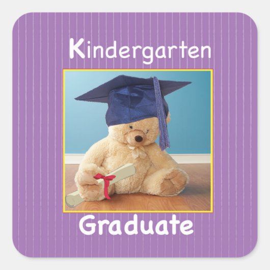 Kindergarten Afstuderen Teddy Bear op Paars Vierkante Sticker (Voorkant)
