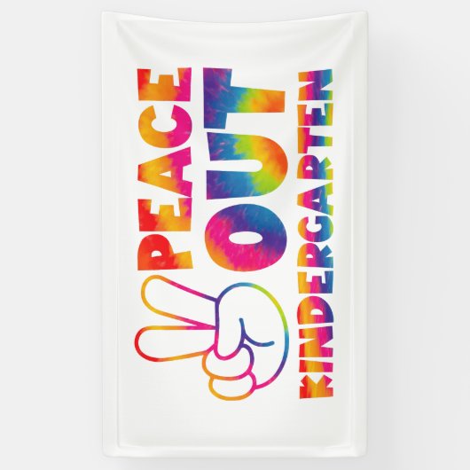 Kindergarten en kleurstof op de laatste dag van de spandoek (Verticaal)