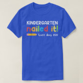 Kindergarten hebben het op de laatste dag van 2022 t-shirt (Design voorkant)