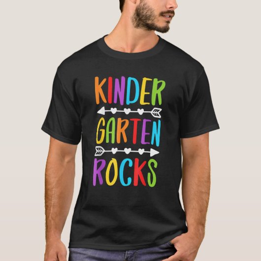 Kindergarten Rocks Arrow Back To School Teacher St T-shirt (Voorkant)