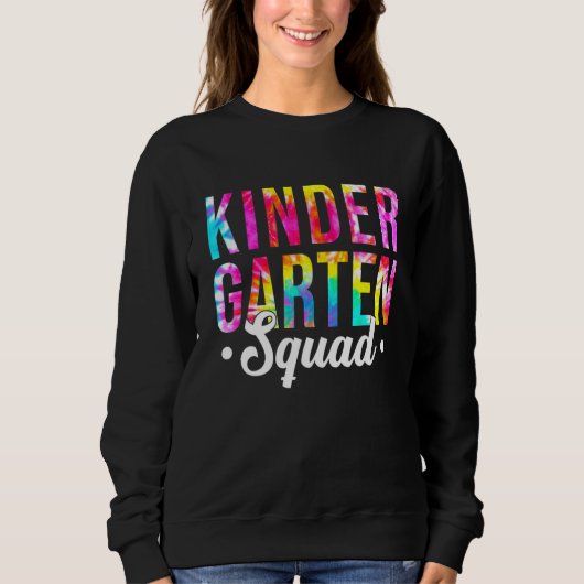 Kindergarten Squad Tie Dye Team Kindergarten Trui (Voorkant)