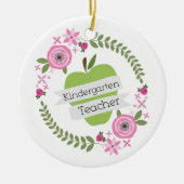 Kindergarten Teacher Green Apple Floral Wreath Keramisch Ornament (Voorkant)