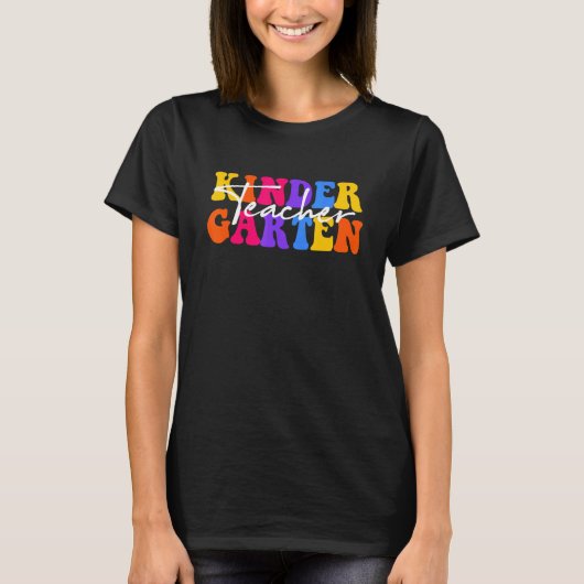 Kindergarten Teacher Groovy Happy First Day Of Sch T-shirt (Voorkant)