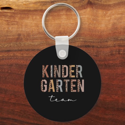 Kindergarten Team Hello Ck To School Appreciation  Sleutelhanger (Voorkant)