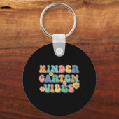 Kindergarten Vibes First Day Ck To School Teacher  Sleutelhanger (Voorkant)