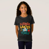 Kindergarten Vibes Kinder kleding Unisex T-shirt (Voorkant volledig)