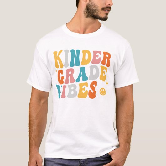 Kindergarten Vibes T-shirt (Voorkant)