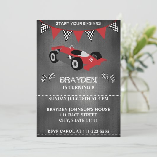 Kinderkrijtbord Race Auto Verjaardag Uitnodiging (Staand voorkant)
