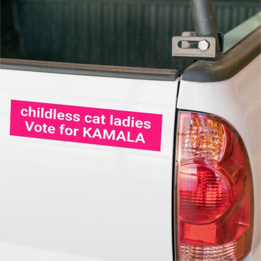 Kinderloze kattendames stemmen op Kamala grappig r Bumpersticker (Op Truck)