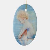 Kinderpeuter op de waterscène op het strand keramisch ornament (Rechts)
