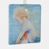 Kinderpeuter op de waterscène op het strand keramisch ornament (Rechts)