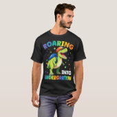 Kindertuin Dinosaur T Rex naar school T-shirt (Voorkant volledig)