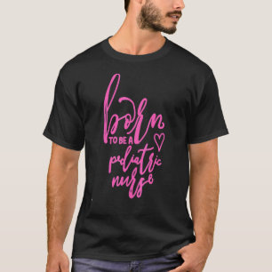 Kinderverpleegkundige die een verschil maakt met k t-shirt