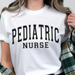 Kinderverpleegster T-shirt, afstudeercadeau voor v T-shirt