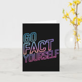 Kindly Go Fact Yourself Funny Cyber Vibes Slogan S Kaart (Gele Bloem)