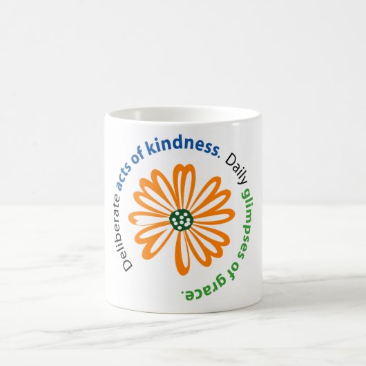 Kindness en Grace Mok (Center)