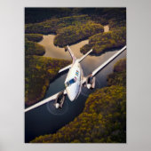 King Air Over Water Poster (Voorkant)