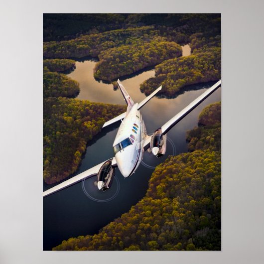 King Air Over Water Poster (Voorkant)
