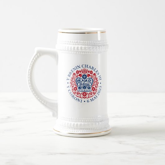 King Charles III Coronation Emblem, Royal Souvenir Bierpul (Links)