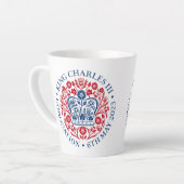 King Charles III Coronation Officiële Emblem Latte Mok (Linkerhoek)