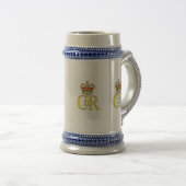 King Charles III cypher commemorative stein Bierpul (Voorkant rechts)