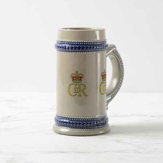 King Charles III cypher commemorative stein Bierpul (Voorkant rechts)