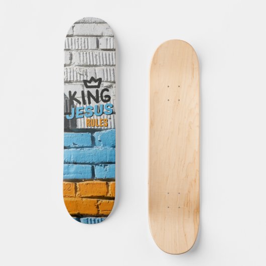 King Jesus Rules White Brick Graffiti Christelijk Persoonlijk Skateboard (Voorkant)