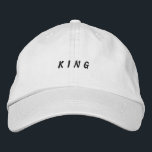 KING Krachtige Mannen Boy knap wit klassiek Pet<br><div class="desc">Regel de dag met dit stijlvolle "KING" pet. Geborduurde of gedrukte tekst benadrukt uw gedurfde persoonlijkheid. De 100% katoenen stof is zacht maar duurzaam,  ontworpen voor langdurige draag. Een verstelbare riem aan de achterkant biedt een gepersonaliseerde pasvorm. Ideaal om een vleugje zelfvertrouwen toe te voegen aan elk casual ensemble.</div>
