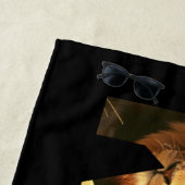 "KING Lion Lettering"-ontwerp op zwart Strandlaken (In situ)