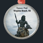 King Neptune Park, Virginia Beach, VA Metalen Ornament<br><div class="desc">Sluit het standbeeld van King Neptune,  in Neptune Park,  Virginia Beach,  VA.</div>