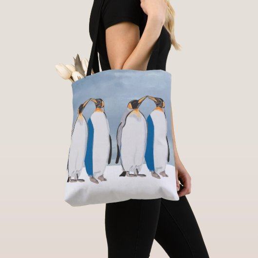 King Penguin Pair Kissing Tote Bag (Dichtbij)