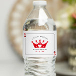 King & Queen of Hearts Casino Poker Kaart Wedding Waterfles Etiket<br><div class="desc">Koning en koningin van de harten spelen kaart bruiloft water fles label. Personaliseer het met uw evenementengegevens. Geweldig voor een poker of Las Vegas themafeest.</div>