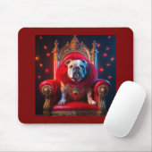 King Winnie The Bulldog On His Throne Muismat (Met muis)