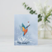 Kingfisher flying out of the water briefkaart (Staand voorkant)
