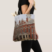 Kingman County Courthouse in Kingman, Kansas Tote Bag (Dichtbij)