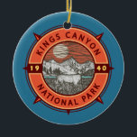 Kings Canyon National Park Mule Deer Retro Compass Keramisch Ornament<br><div class="desc">Kings Canyon vectorkunstwerk ontwerp. Het park staat bekend om zijn enorme sequoia-bomen,  met name de gigantische generaal Grant Tree in Grant Grove.</div>